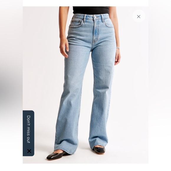 Abercrombie & Fitch Light Wash Denim Jeans - Picture 2 of 11